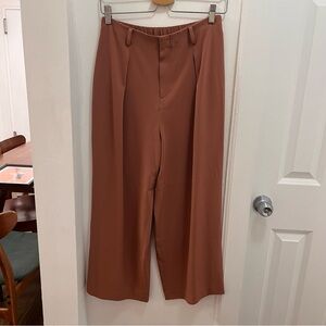 Uniqlo pleated cropped wide leg trousers size M